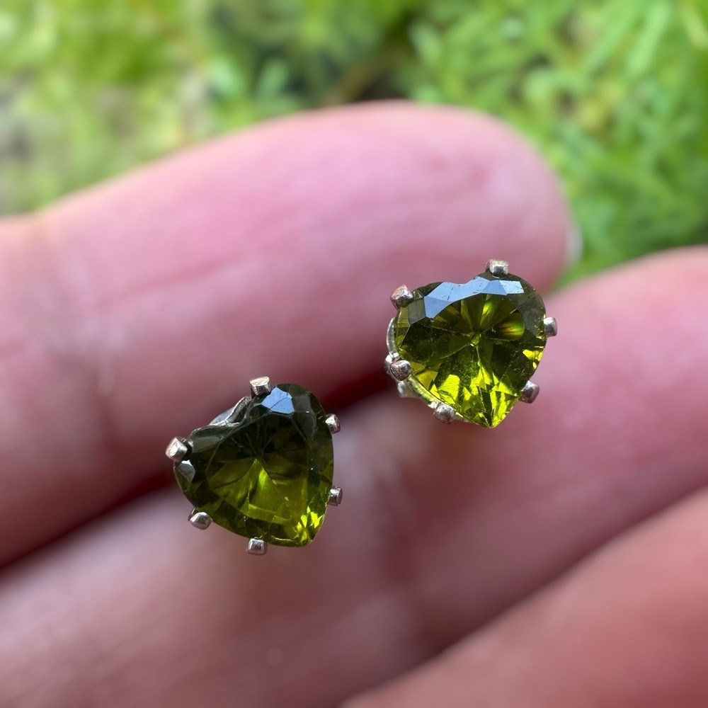 Artisan Stud Earrings 0.5 Inch Length Green Heart Peridot Gems 925 Sterling 0.7g